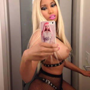 Nicki Minaj Topless Naked Selfie Unseen