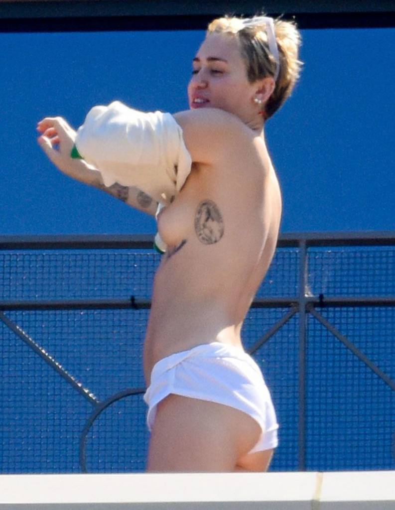 miley best sexy boobs naked