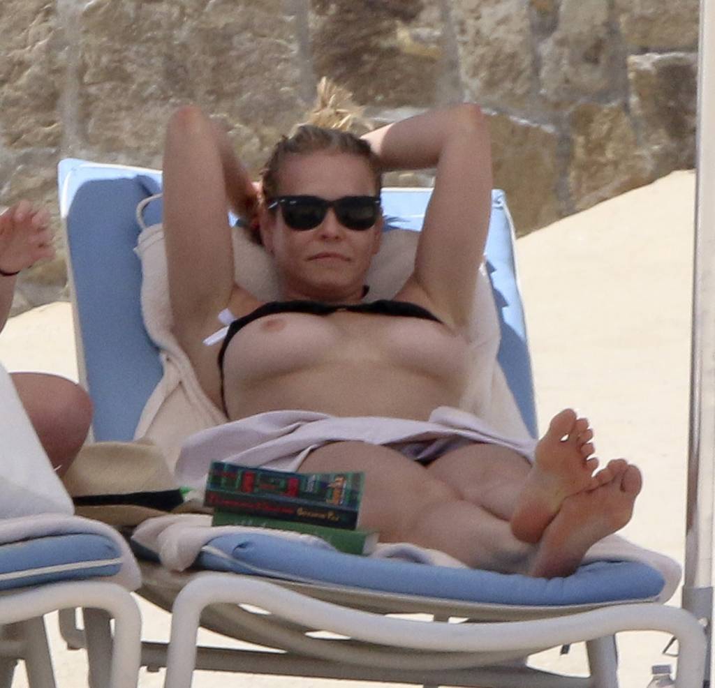 Hot Chelsea Handler Topless On The Beach Uncensored