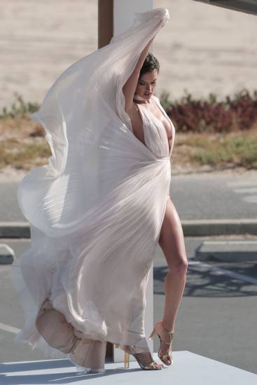 Hot Alessandra Ambrosio Boob Slip Uncensored