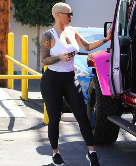 Amber Rose In Tight Top And Leggings New Pics