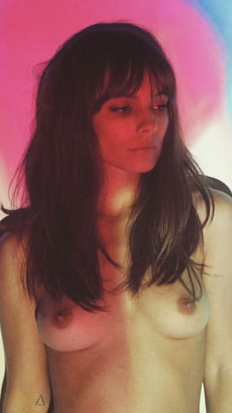 Caitlin Stasey Topless Again On Instagram [ 2 New Pics ]