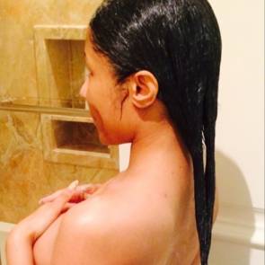 Nicki Minaj nude Showering