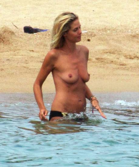 Heidi Klum Topless On Beach [ 6 New Pics ]