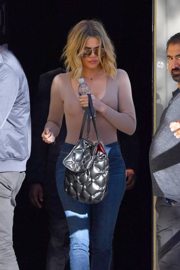 khloe kardashian tits in transparent shirt