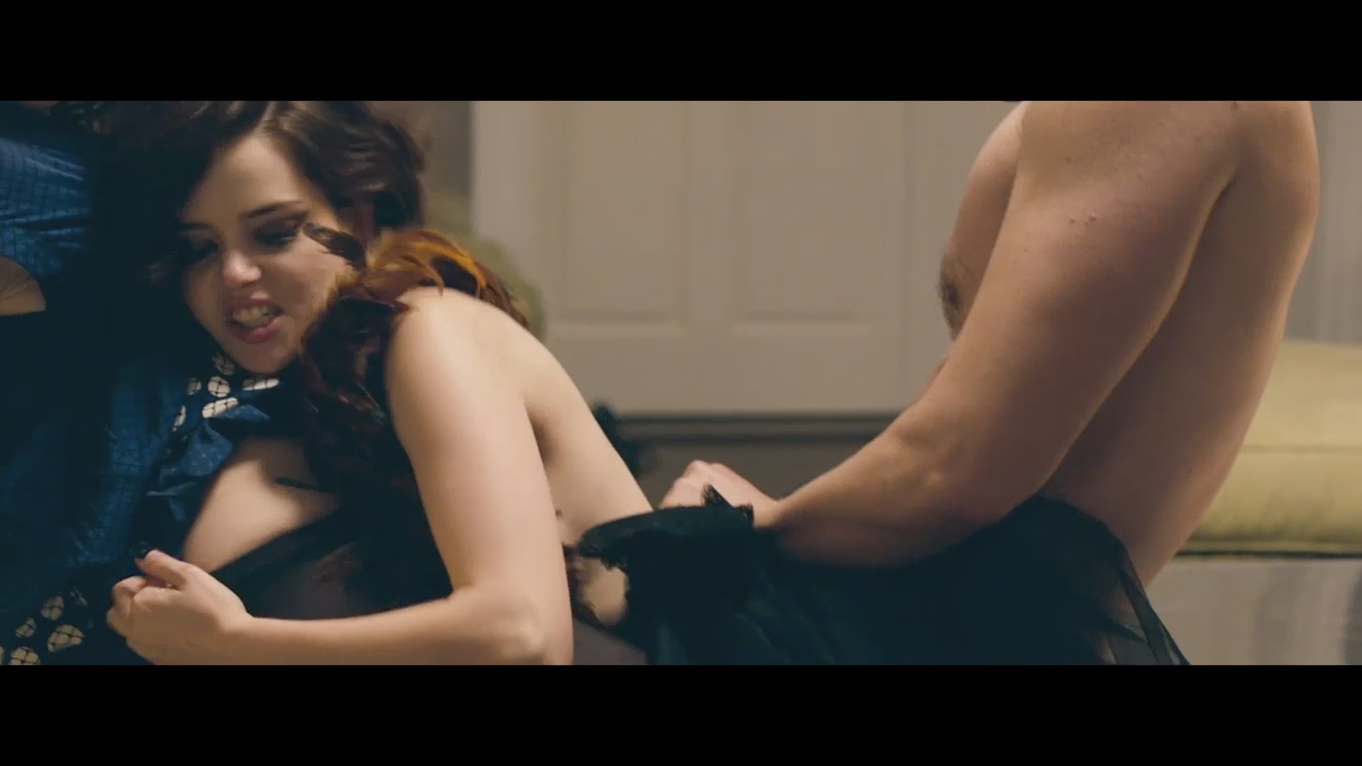 Roxane Mesquida Threesome In Kiss Of The Damned Video 