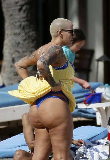 Amber Rose Sexy Ass At The Beach 9 New Pics