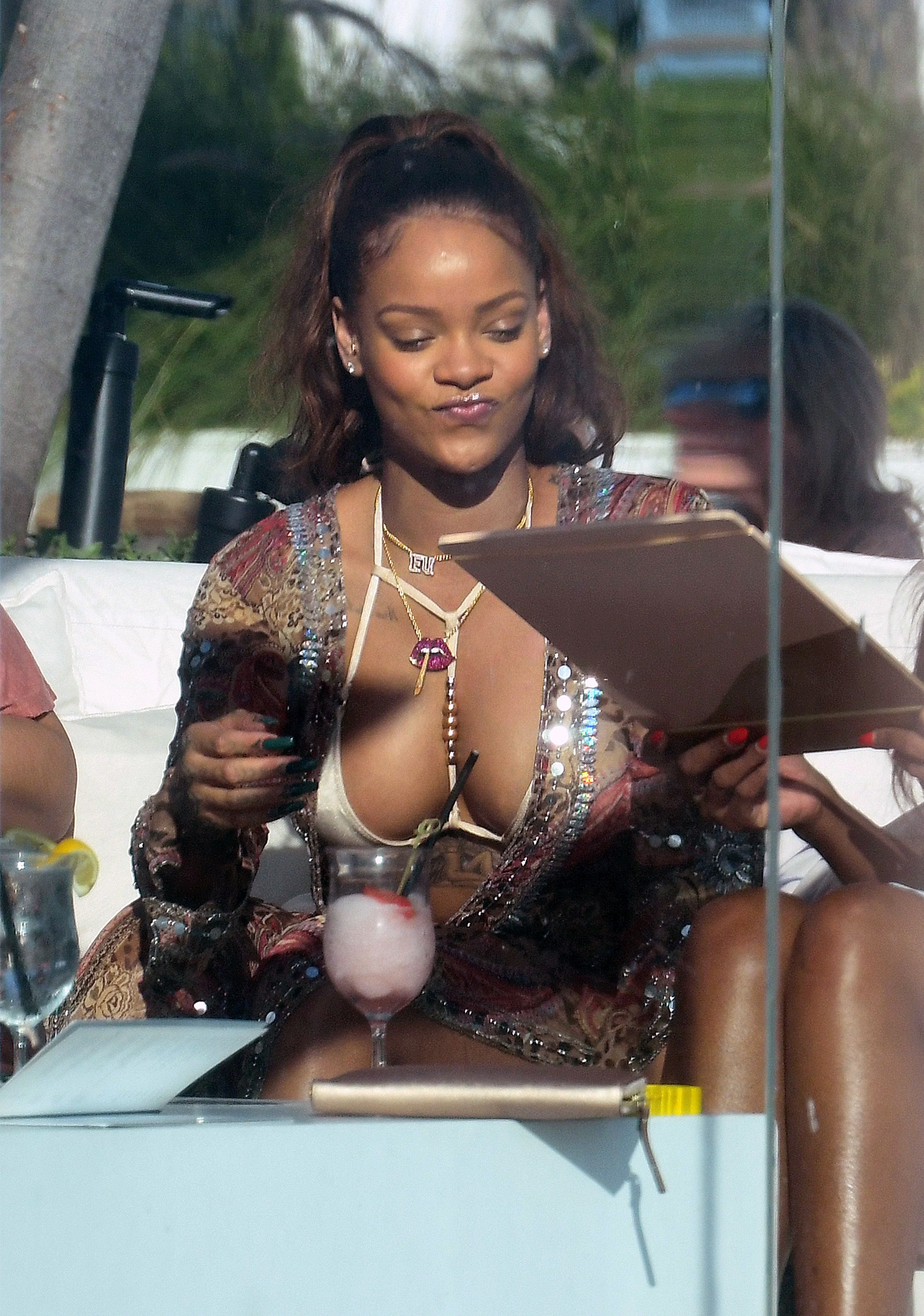 Rihanna New Bikini And Nude Pics Scandal Planet