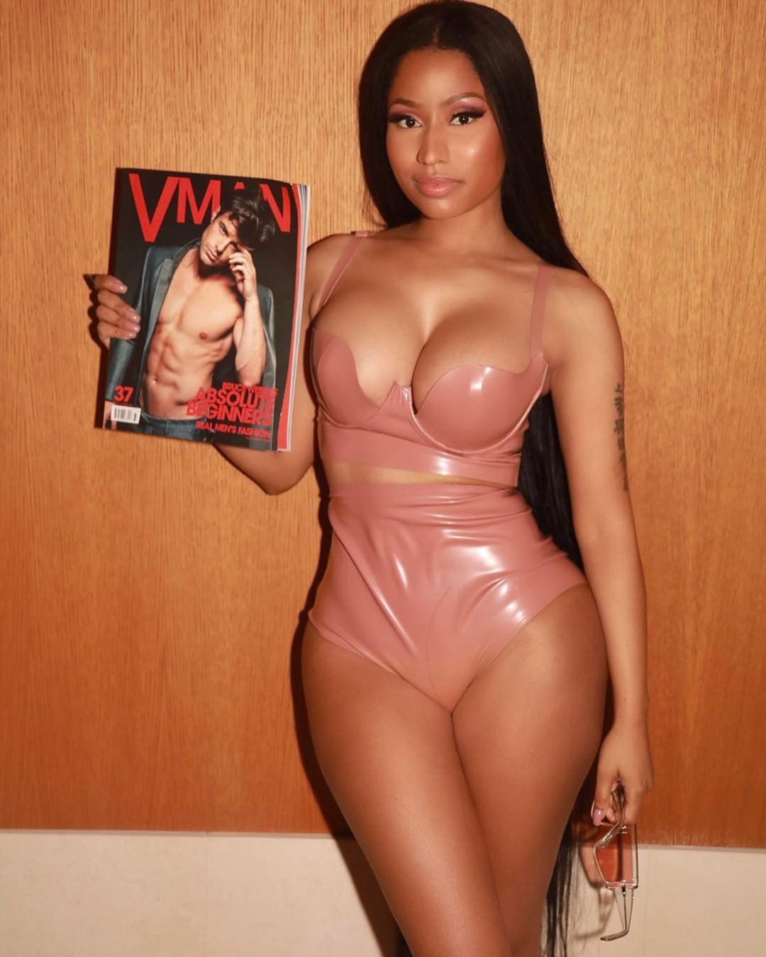 Nicki Minaj In Sexy Dress And Nude Scandal Planet