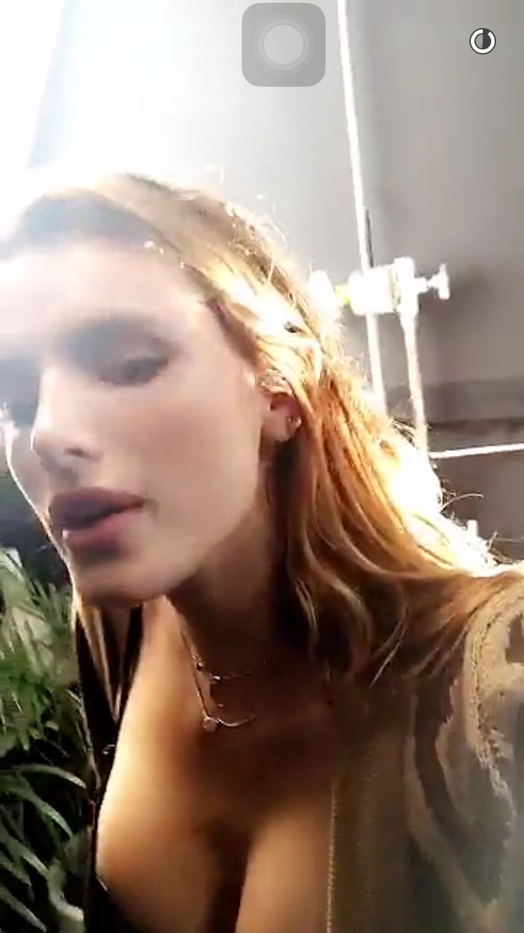Bella Thorne Topless At Private Photos Scandal Planet