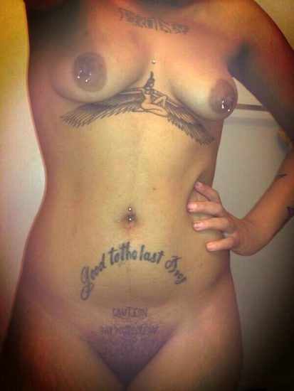 Rihanna naked boobs and pussy