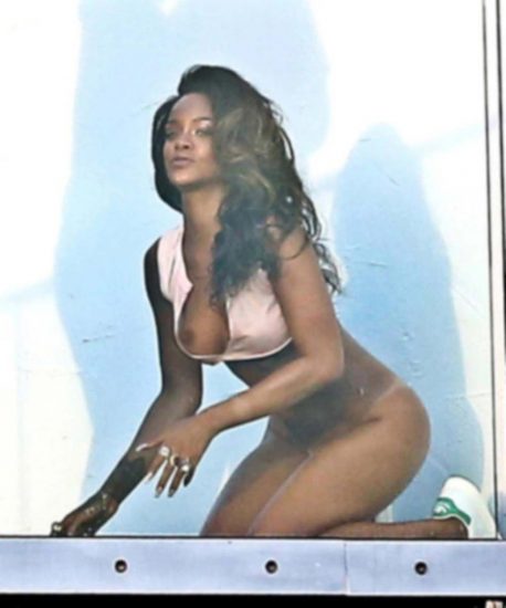 Leaked photos rhianna nude Rihanna Nude