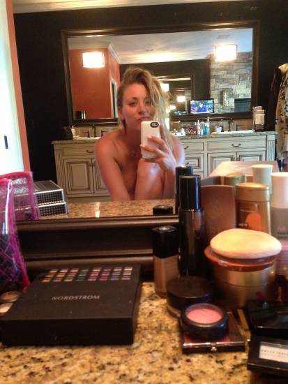Kaley Cuoco nude selfie