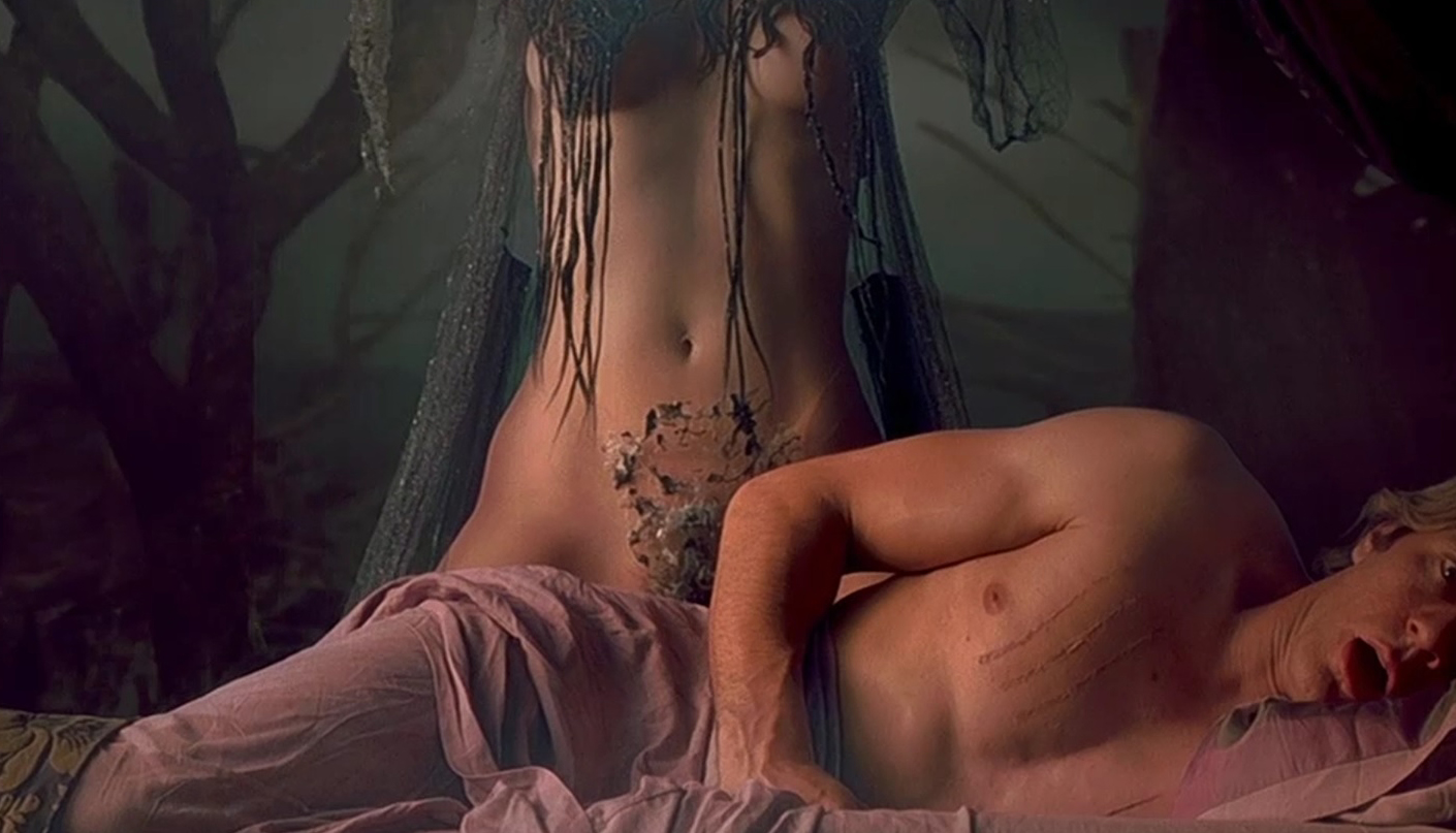 Monica Bellucci Nude Scene In Brotherhood Of The Wolf