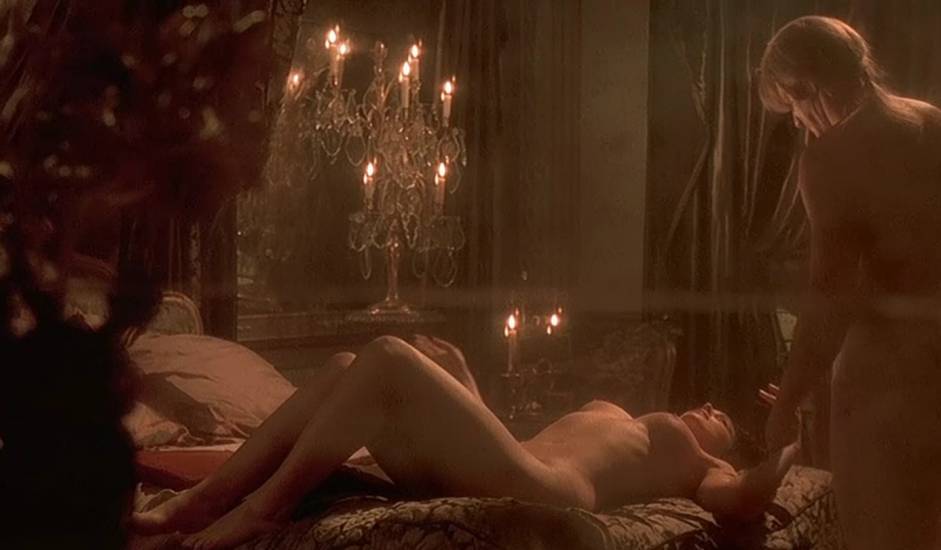 Monica Bellucci Nude Boobs In Brotherhood Of The Wolf Free Video