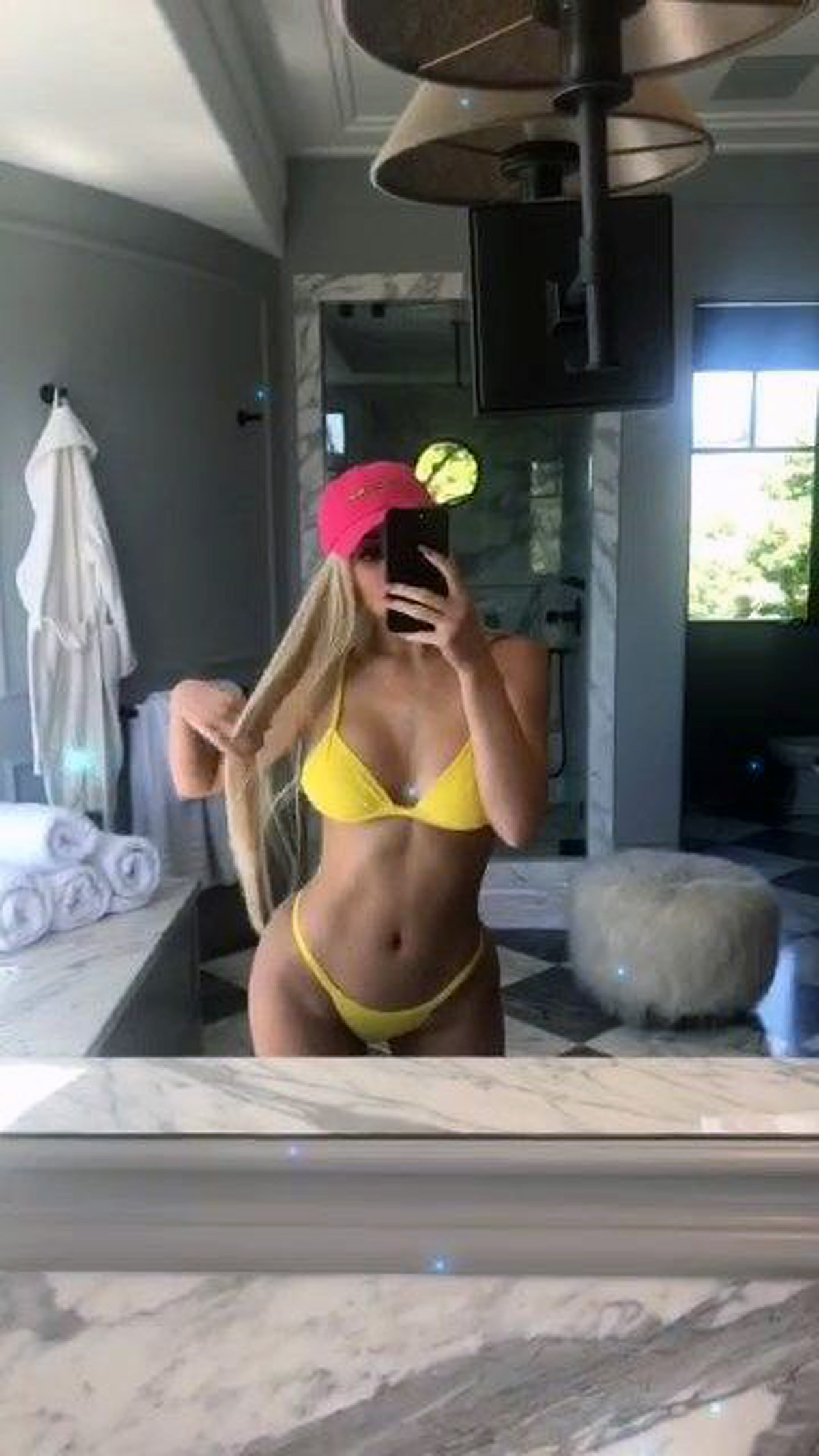 Kylie Jenner Sexy In Snapchat Caps Scandal Planet