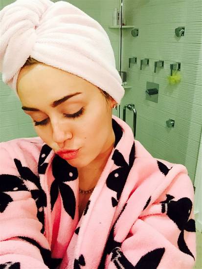 Miley Cyrus Nude Leaked Pics and Real PORN [2020 UPDATE] 36