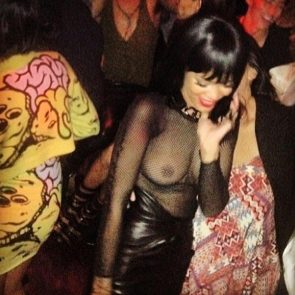 Rihanna Nude Leaks and PORN Sex Tape [2020 NEWS] 43