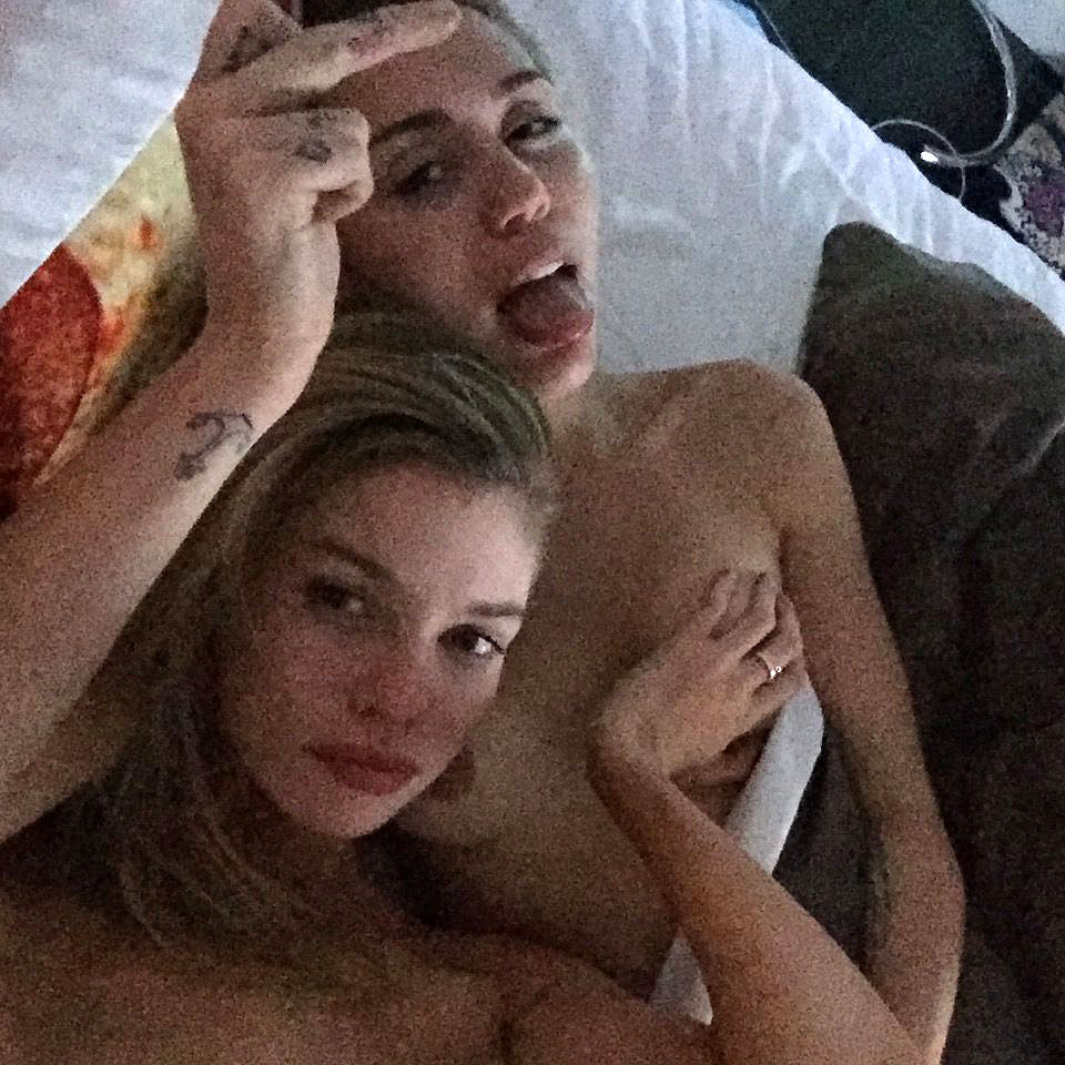 Miley Cyrus Nude Leaked Pics And Real Porn 2021 Update 