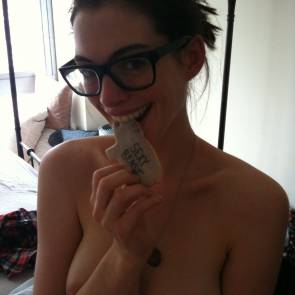 Anne Hathaway nude boobs