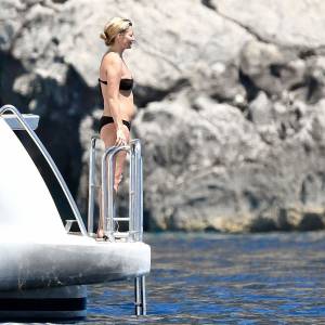 Kate Moss Topless On The Yacht Scandal Planet