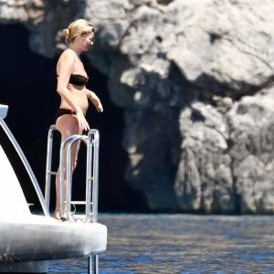 Kate Moss Topless On The Yacht Scandal Planet