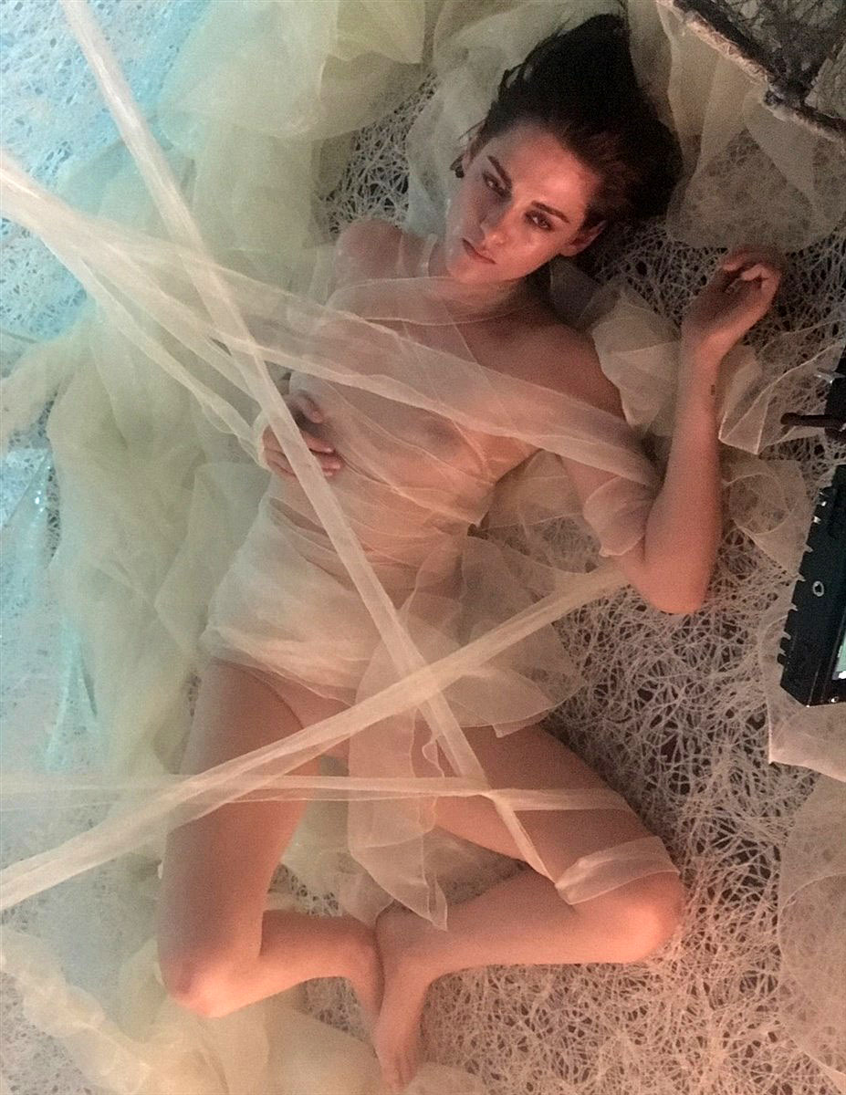 Kristen Stewart Nude Leaked Photos.