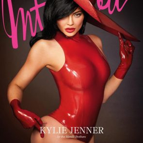 Kylie Jenner Nude and PORN With Travis Scott Leaked ! 2021 News! 15