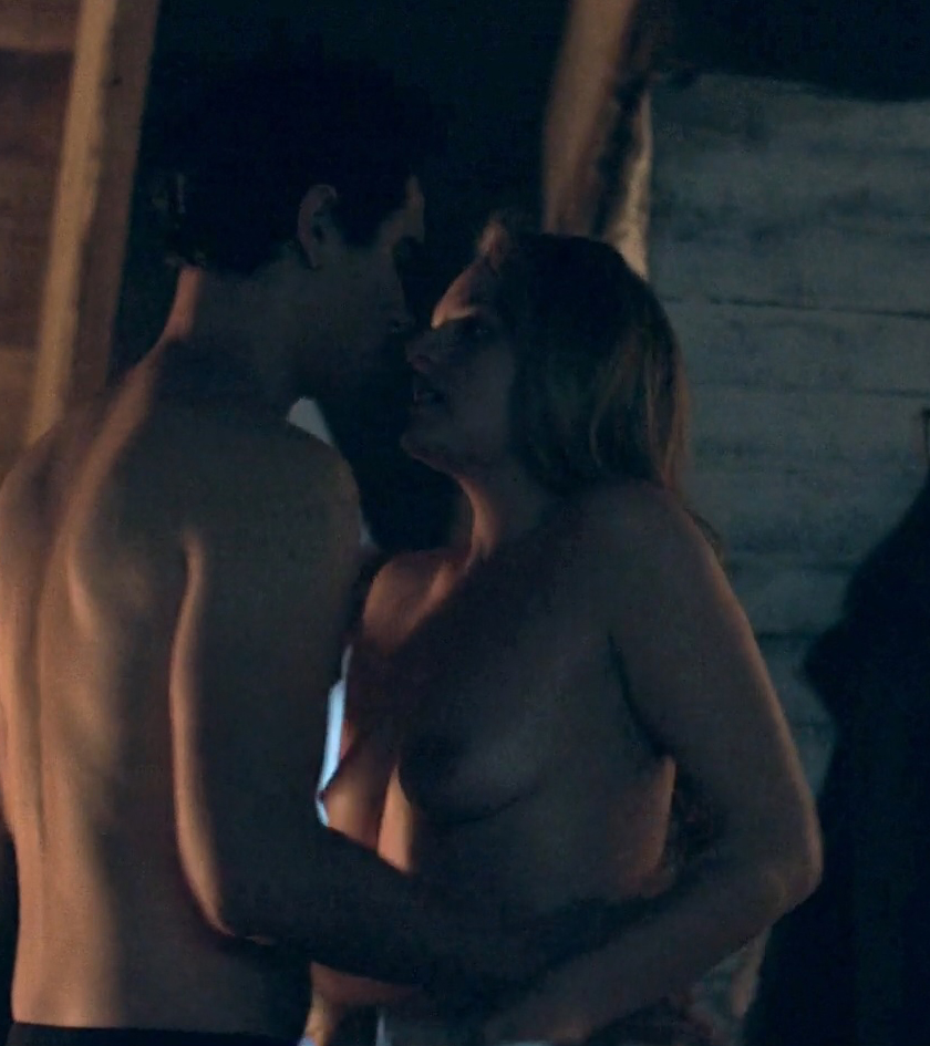 Elisabeth Moss nude sex scene in The Handmaid's Tale series video ...