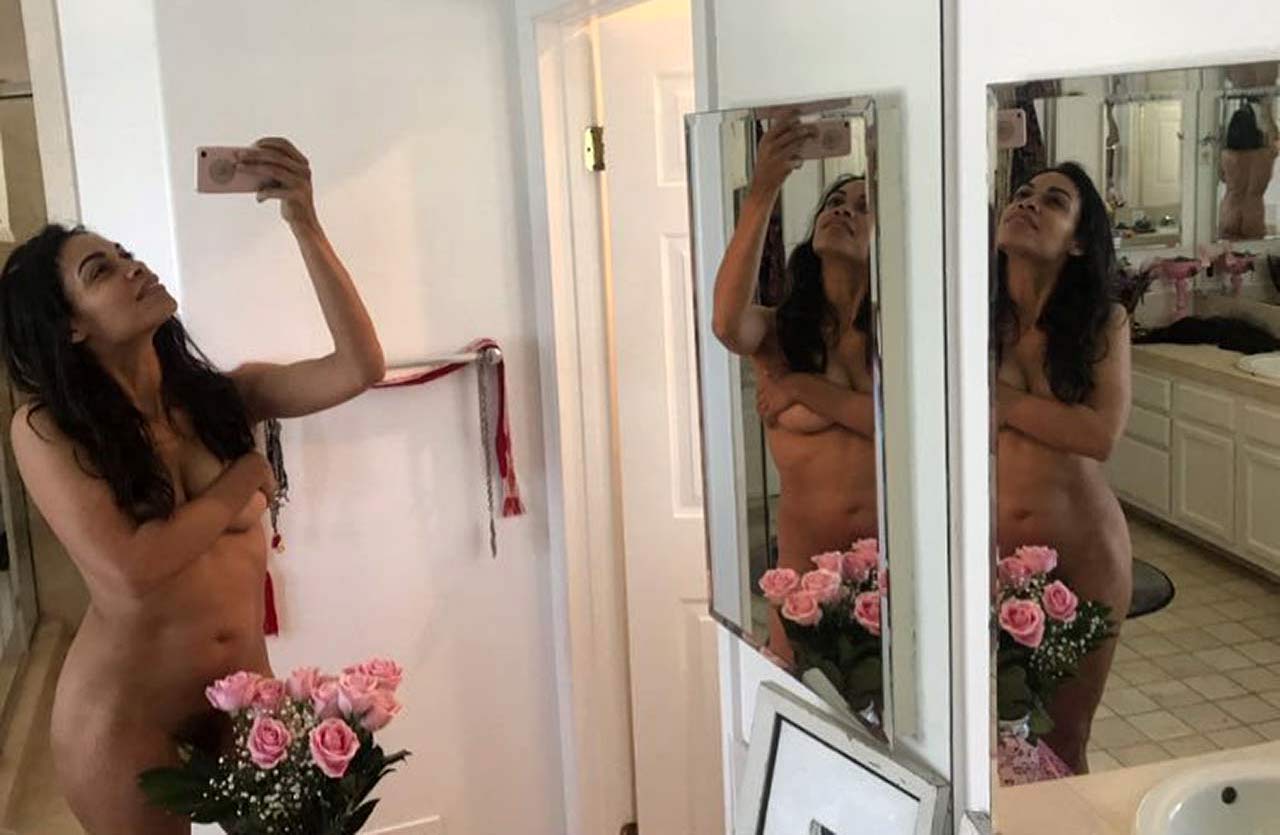Rosario Dawson nude leaked pics.