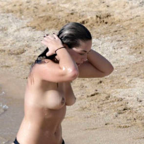Olympia valance topless