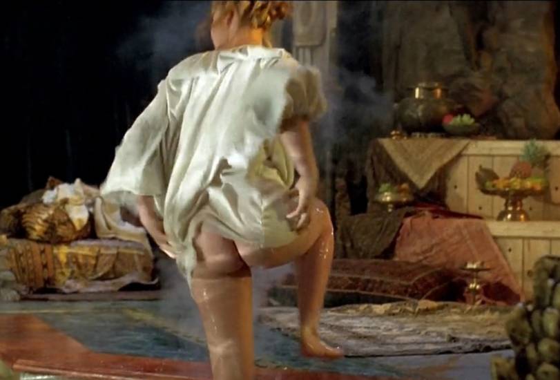 Katherine Heigl Nude Sexy Butt In Prince Valiant Movie Free Video