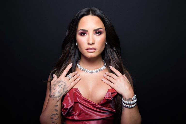 Demi Lovato Topless Showing Her Butt Again Scandal Planet