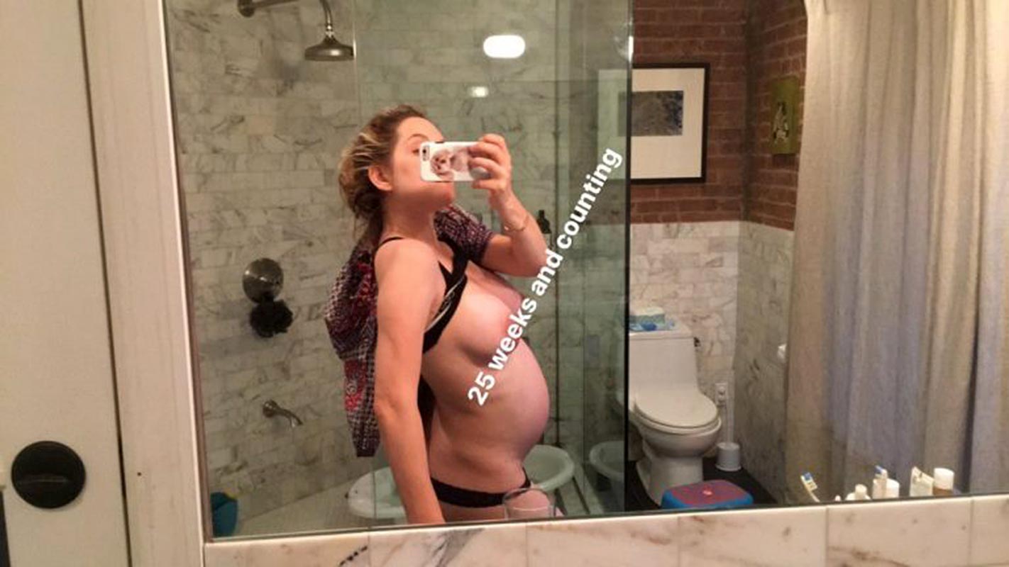 Pregnant Nude Milk Leaking - Jenny Mollen Private Pregnant & Post-Pregnant Nude Pics ...