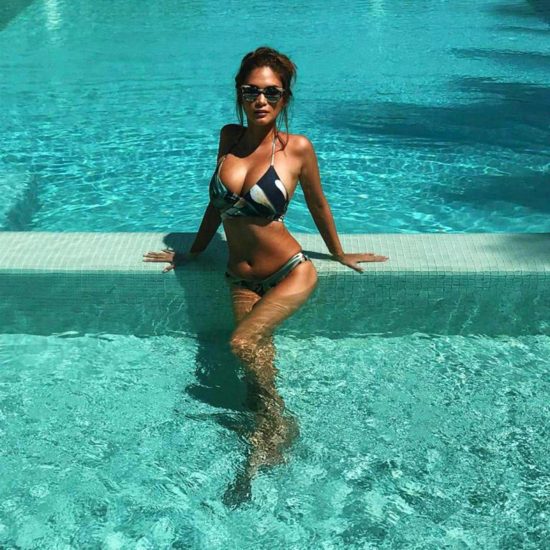 Miss Universe Pia Wurtzbach Almost Nude Shows Her Body In Bikini Scandal Planet 6566