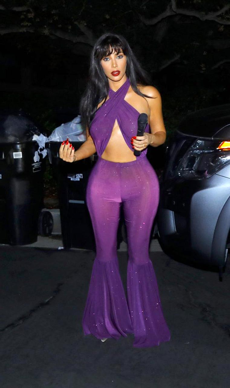 Kim Kardashian Flashes Her Huge Booty For Halloween