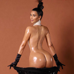 Kim Kardashian naked butt