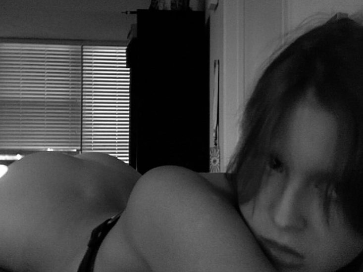 Renee Olstead Nude LEAKED Photos & Sex Tape Porn Video 14