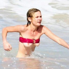 Kirsten Dunst boobs slip