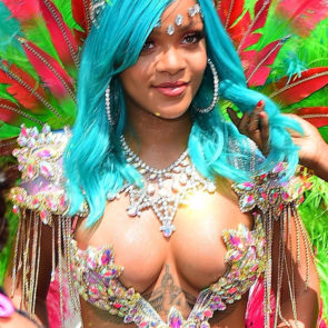 Rihanna Naked Leaks and PORN Sex Tape [2021 NEWS] 100