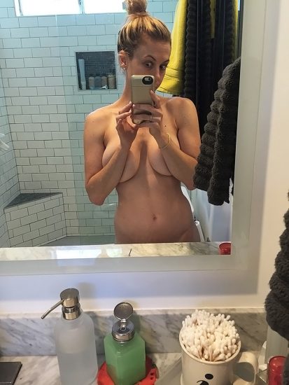 Iliza Shlesinger Nude LEAKED Photos & Private Porn Video 64