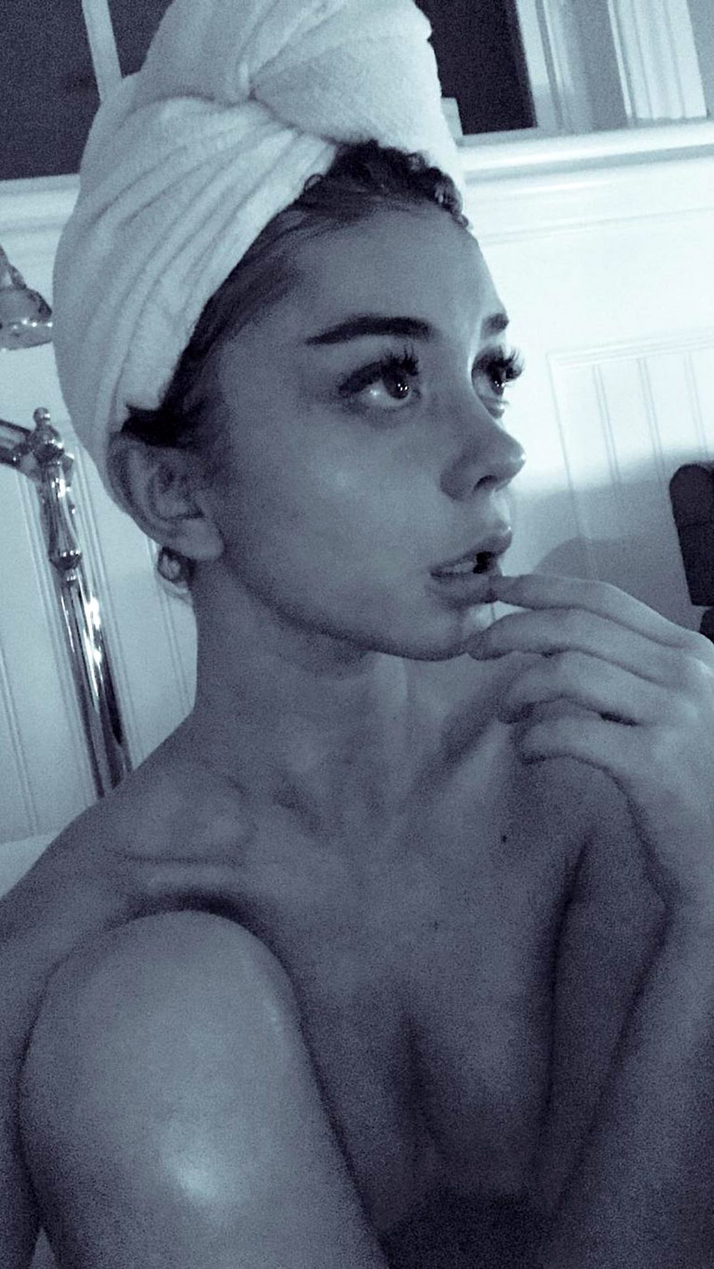 Sarah Hyland New Leaked Nude And Topless Photos In Bathtub Scandal Planet