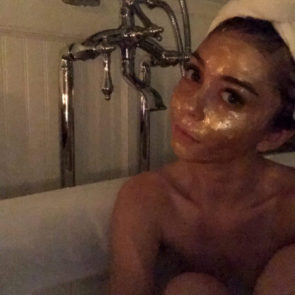 Sarah Hyland Nude Leaked Pics & Porn Video 27