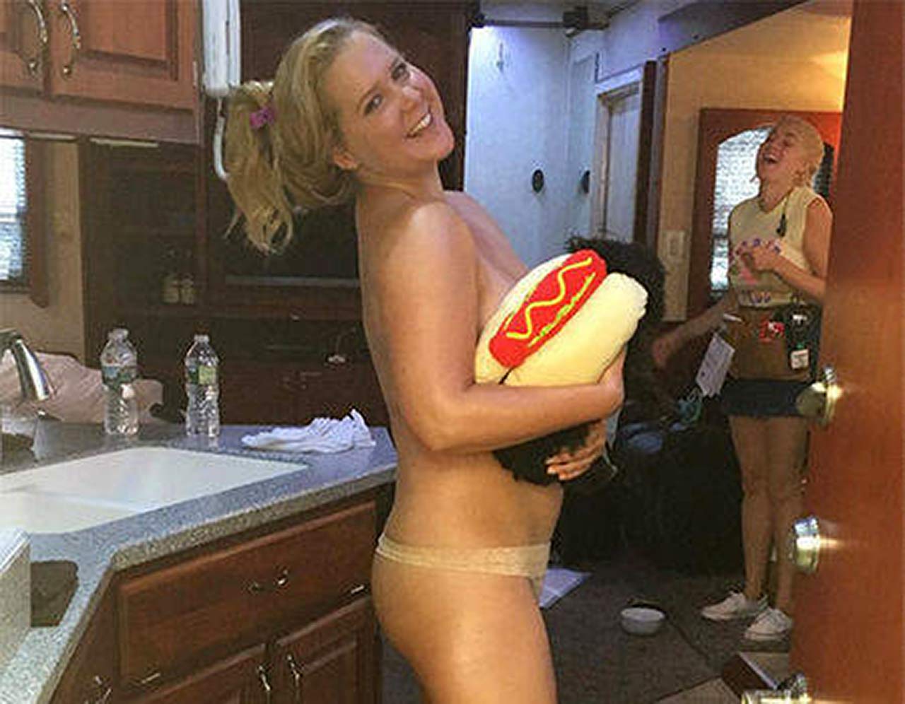 Amy Schumer nude pics.