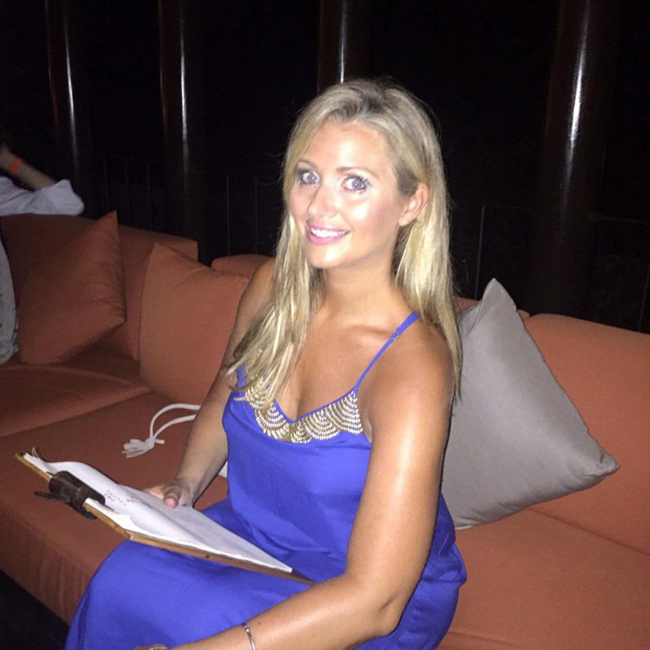 Hayley McQueen Leaked Nude Photos - This TV Host Showed Big Tits & Puss...