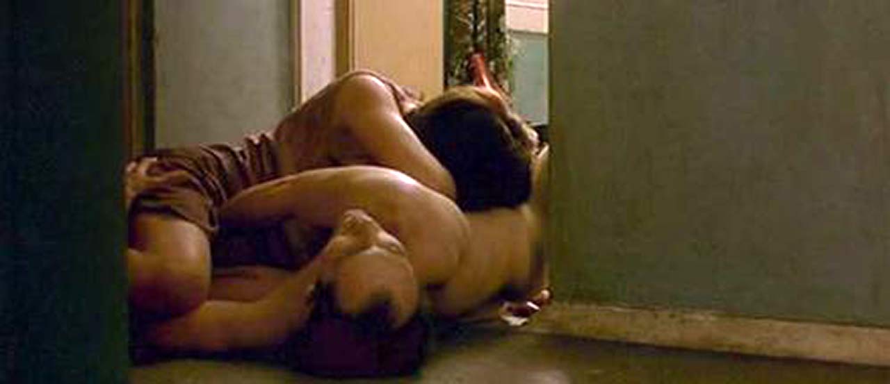 Kerry Fox Blowjob Scene From 'Intimacy' Movie.