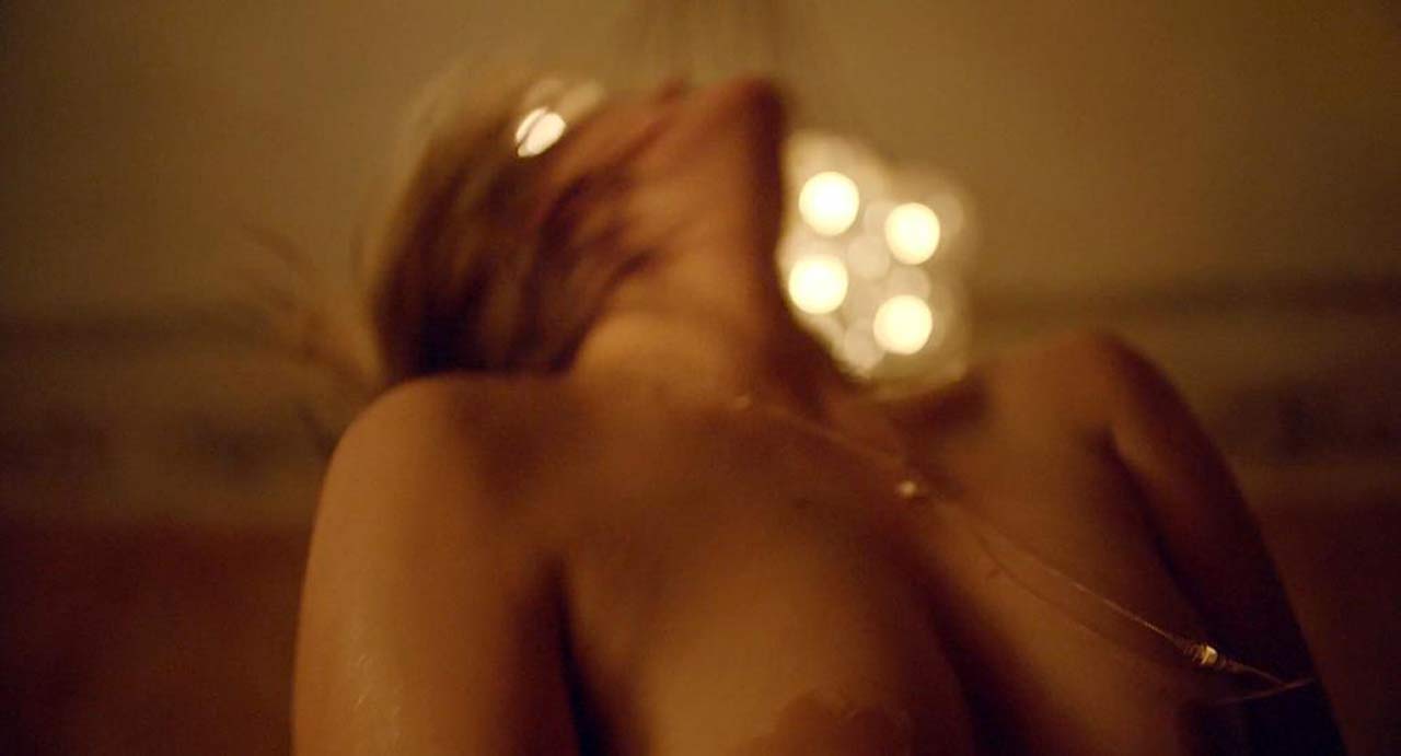 Elisabeth Moss Nude Sex Scene In The Square Movie