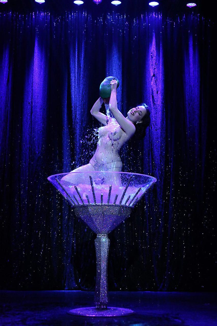 Burlesque Goddess Dita Von Teese Nude Topless And Sexy