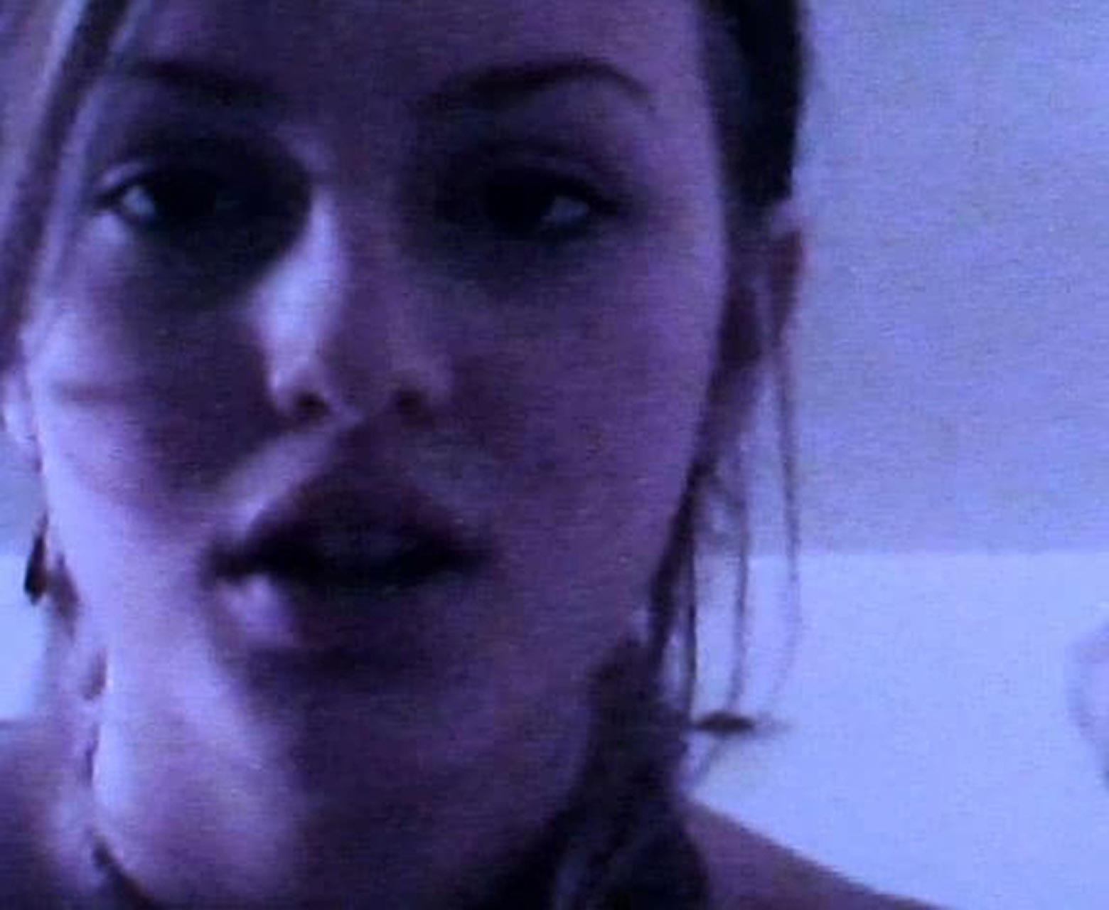 Actress Leighton Meester Nude Private Pics From Her Leaked Video