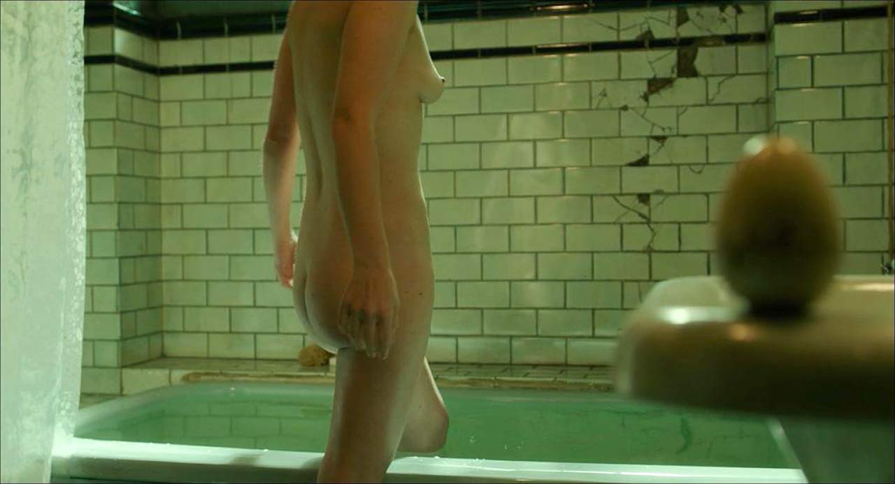 Sally Hawkins Nude Masturbating In The Bathtub Scene From The Shape Of